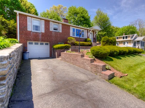 40 Marsh Ave, Worcester, MA 01605