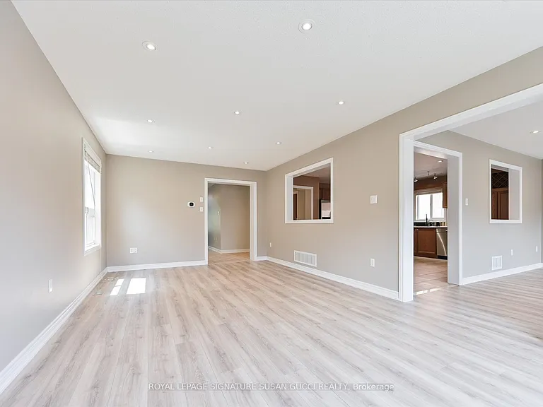 51 Landsdown Cres — Photo 6