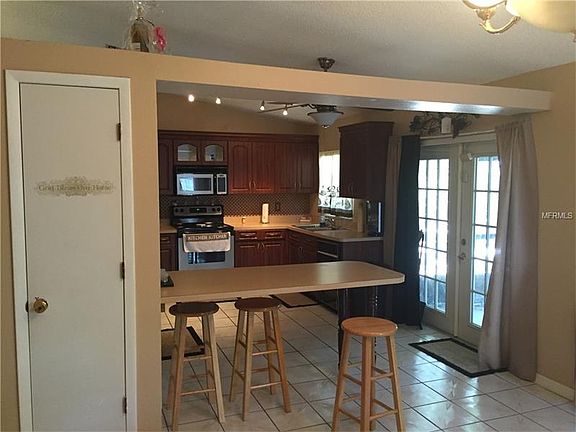5th image of 9510 Camden Hill Ct