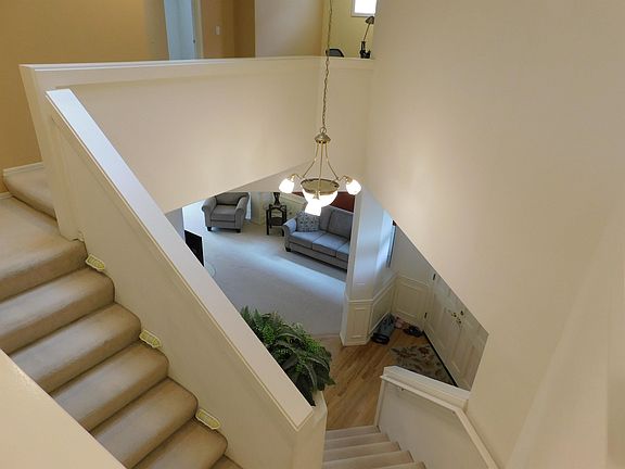5th image of 22934 SE 25th Pl
