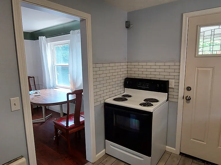 565 Lowell Ave #1 — Photo 8