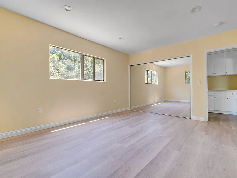 1070 W Kensington Rd #2 — Photo 10