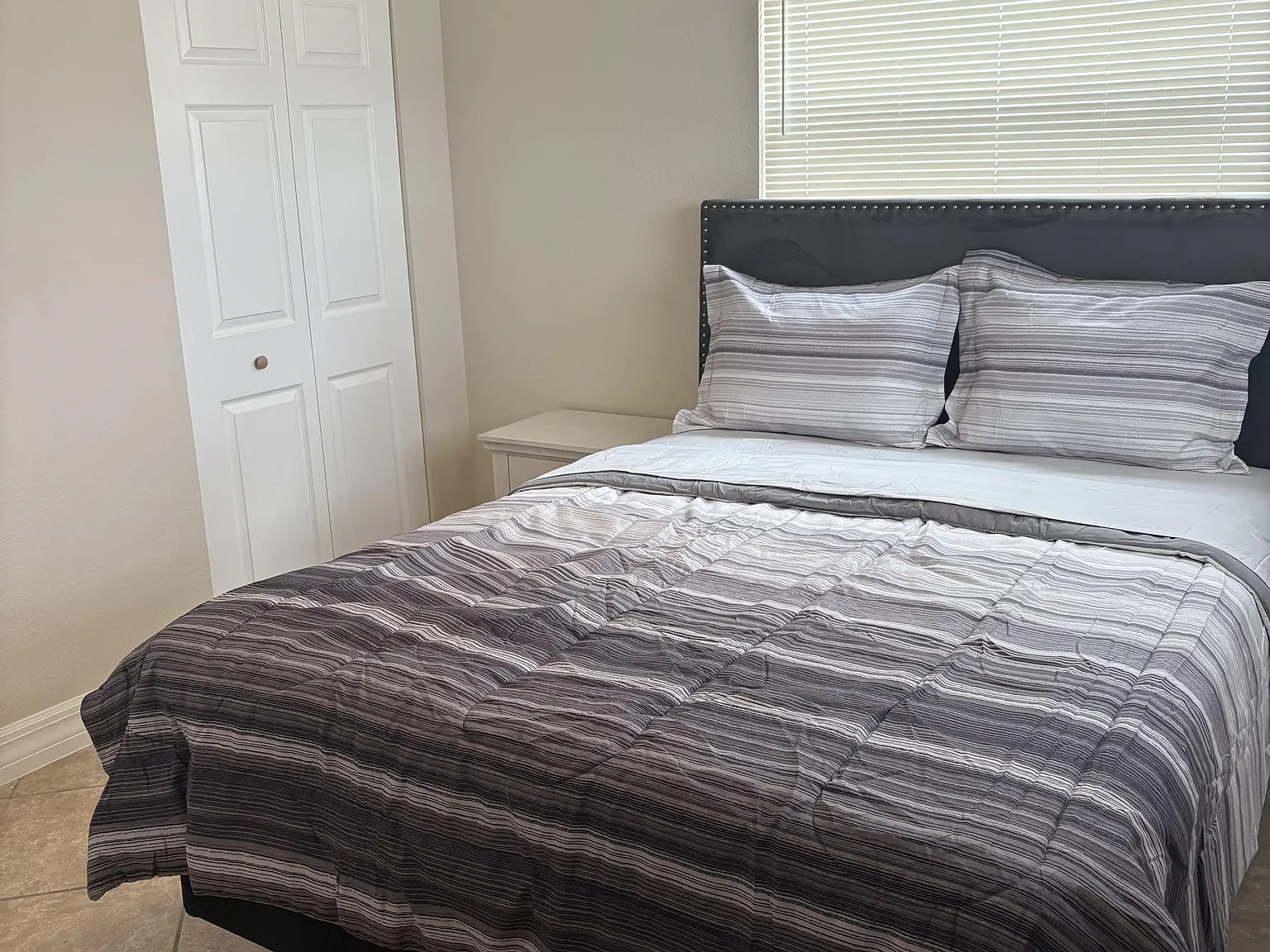 4 bed, 3.0 bath, 1868 sqft, $910 — Photo 2