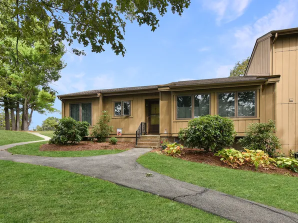 3 Pilgrim Harbor #A, Wallingford, CT 06492