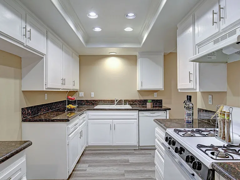 6830 Rosemead Blvd — Photo 10