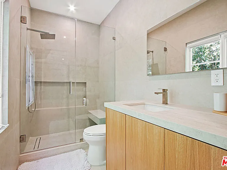 9451 Sunset Blvd — Photo 43