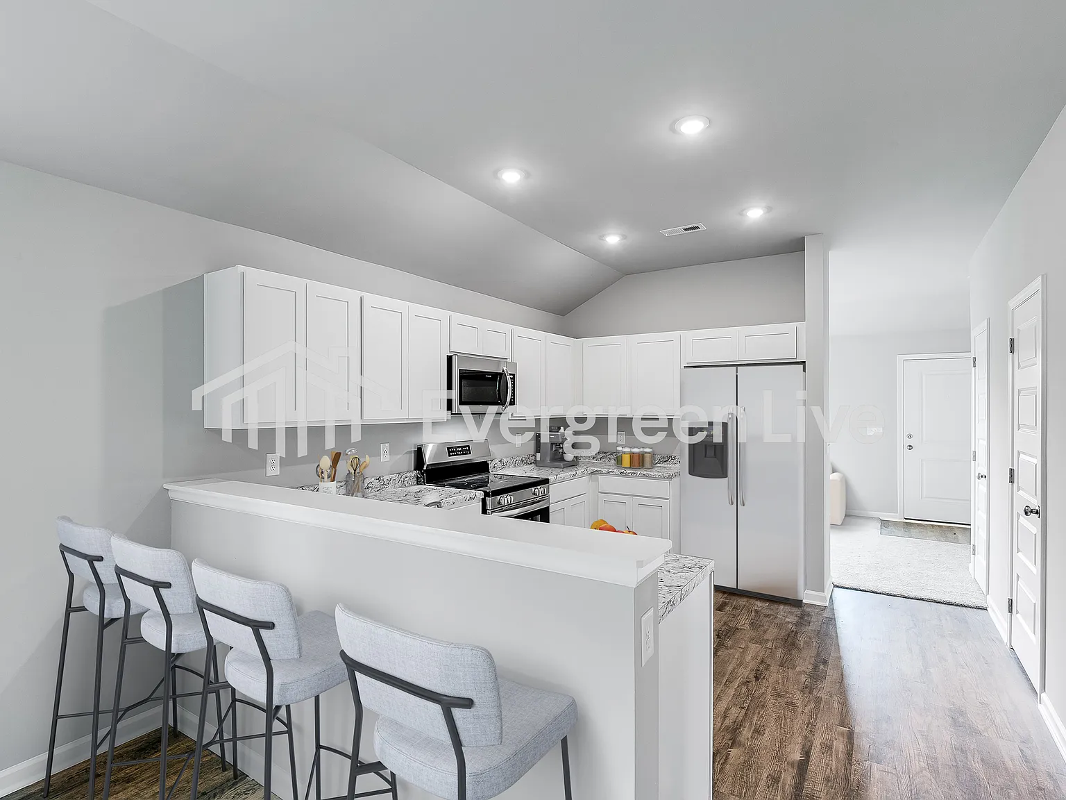 3 bed, 2.0 bath, 1612 sqft, $1,565 — Photo 2