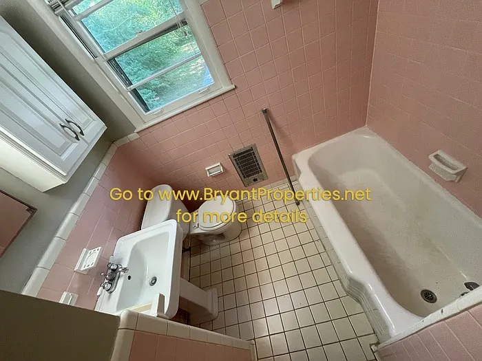 1915 Sweetbriar Ave #B — Photo 10