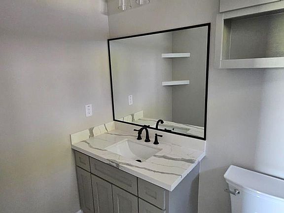 4th image of 2829 Ari Dr