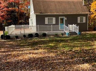 68 Hazelwood Dr, Urbanna, VA 23175