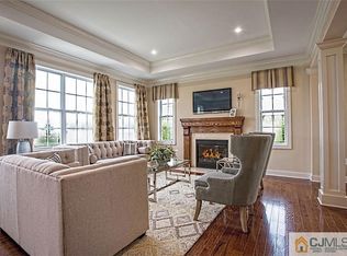 8 Gables Way, Monroe Township, NJ 08831