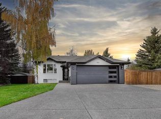 941 E Chestermere Dr, Chestermere, AB T1X1B7