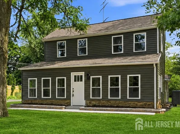 281 Friendship Rd, Cranbury, NJ 08512