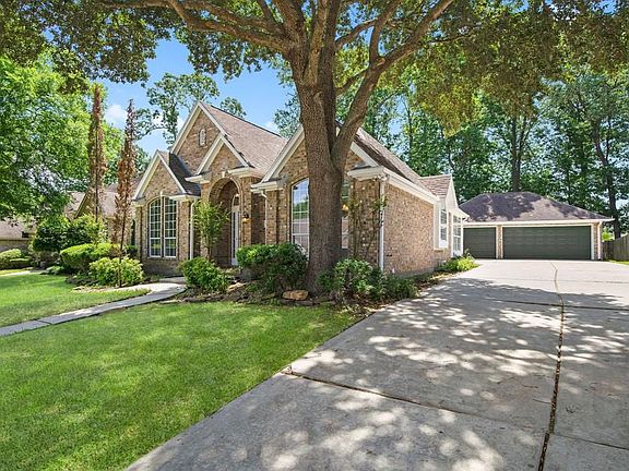 4th image of 82 Edgewood Dr