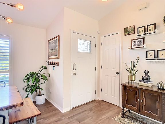 4th image of 3918 Pelican Ln