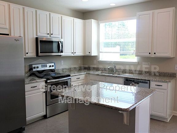 3rd image of 503 Richmond Dr