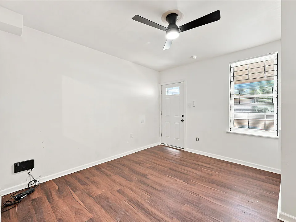 313 N 52nd St