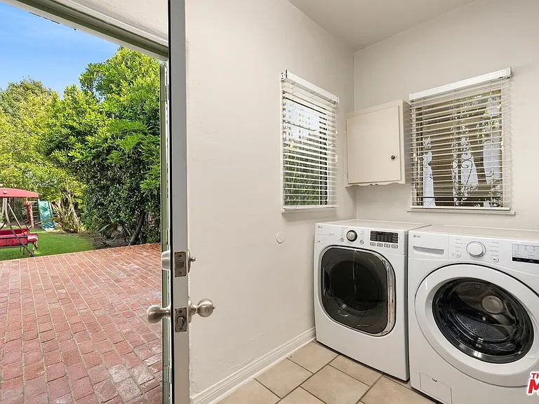 120 S Poinsettia Pl — Photo 10