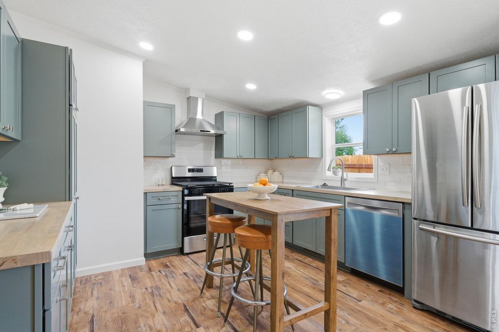 108 E Douglas Rd