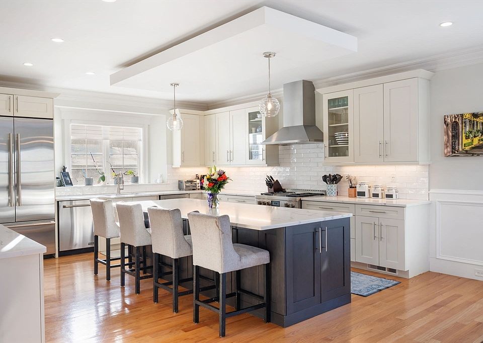 1st image of 333 Brush Hill Rd