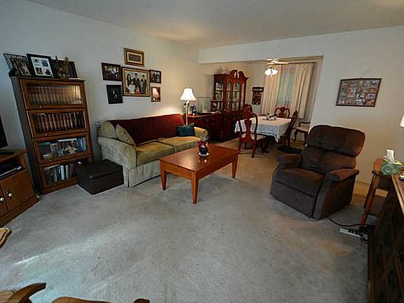 3rd image of 312 Byron Cir