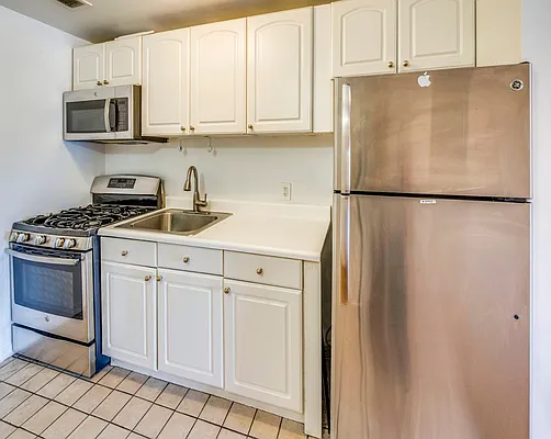 Rented by MNS | media 6