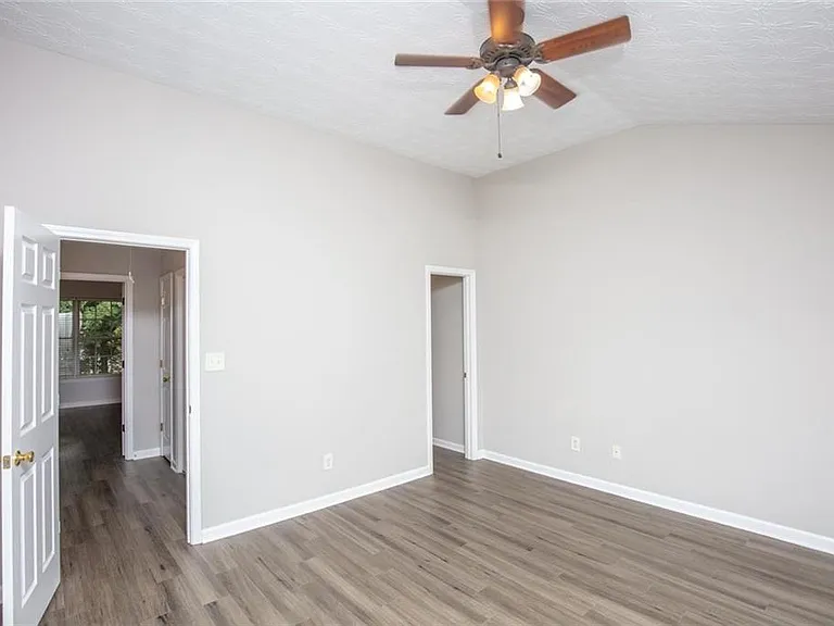 649 Kenridge Dr — Photo 20