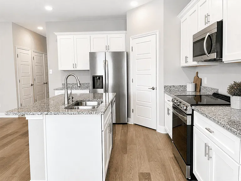 7149 Magnolia Crk #201 — Photo 3