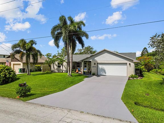 5th image of 1654 SE Fallon Drive