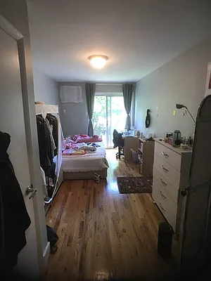 Rented by City Prime Commercial Realty  | media 19