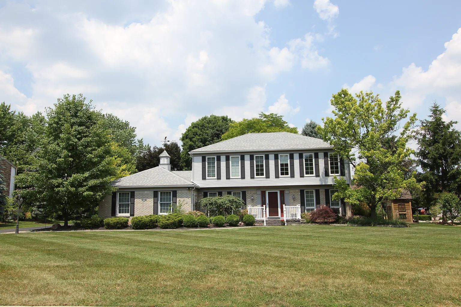 1352 Chestnut Ln photo 1