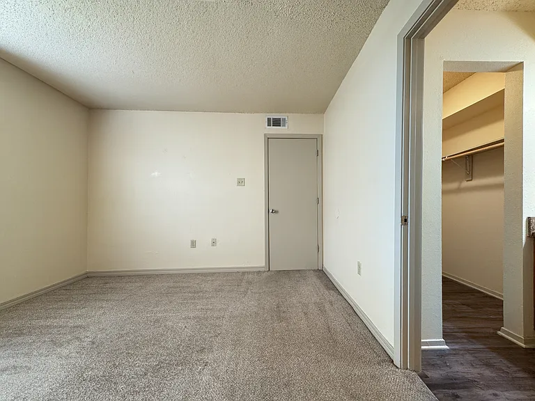Ardendale Oaks Apartments — Photo 35