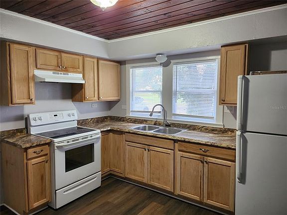 2nd image of 2303 W Lowry Ave