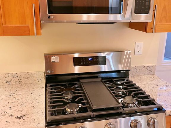 4th image of 2645 Sacramento St #2D