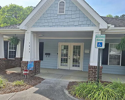 Ashton Trace Photo 1