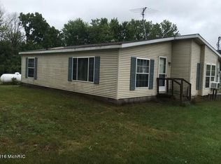 349 40th St, Allegan, MI 49010