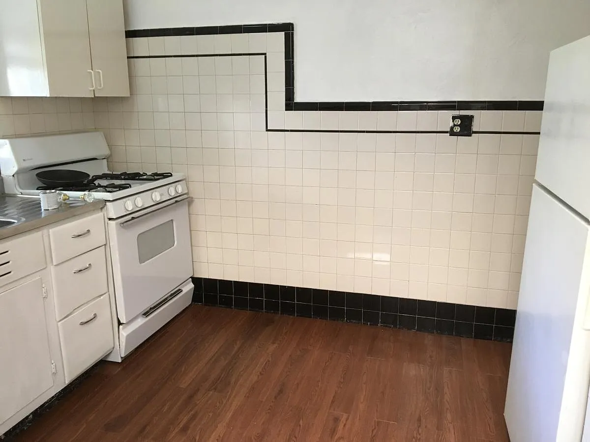 upgrade kitchen - 3418 Bowman St #1