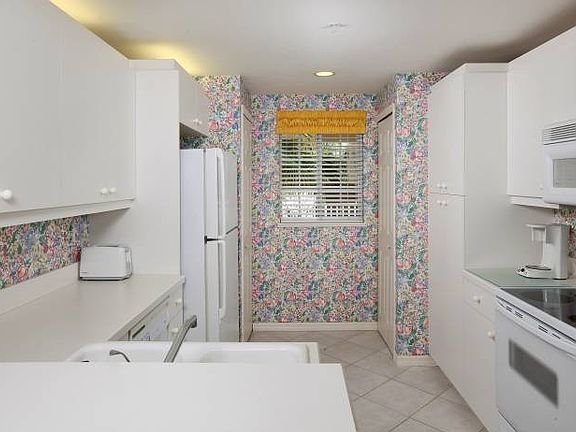 4th image of 750 Waterford Dr APT 202