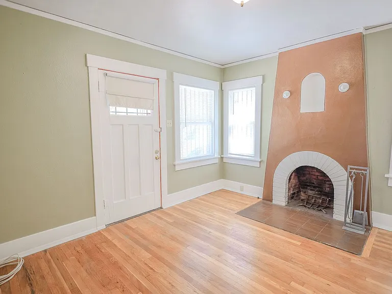 317 N Santa Rita Ave — Photo 5
