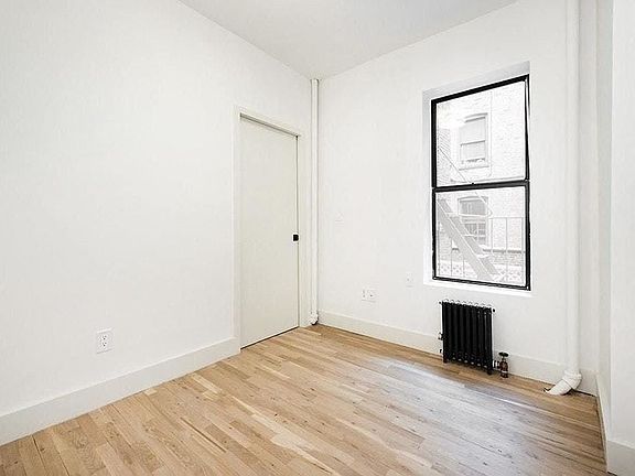 4th image of 35 Bedford St