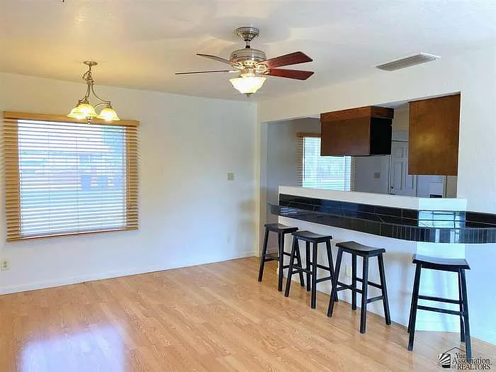 1801 S 11th Ave — Photo 12
