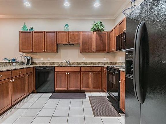 2nd image of 160 Valencia Cir