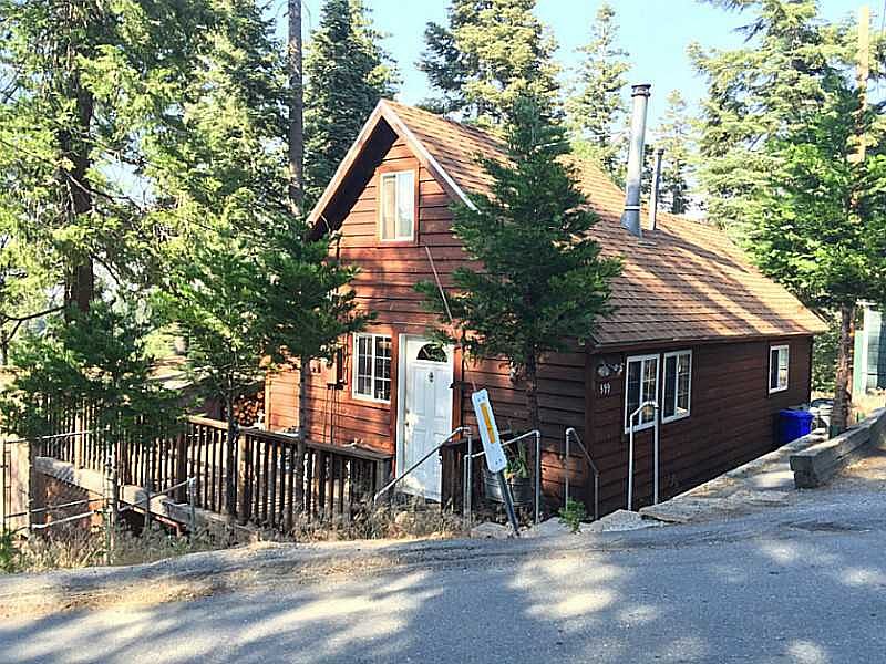 1st image of 599 Clubhouse Dr