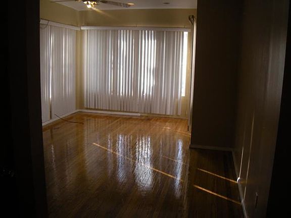 4th image of 7149 S Woodlawn Ave #2