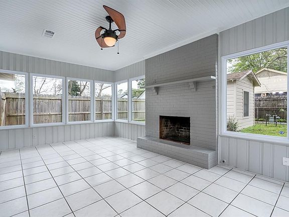 3rd image of 415 Avenue Of Oaks St