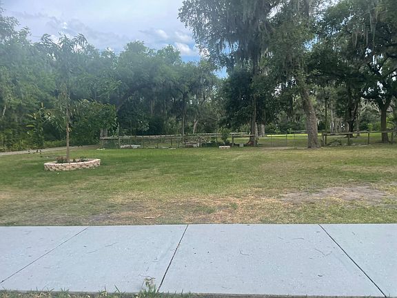 2nd image of 2770 Holiday Woods Dr