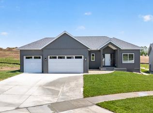 6128 Cody Ln NW, Rochester, MN 55901