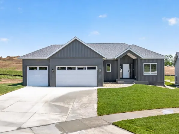 6128 Cody Ln NW, Rochester, MN 55901