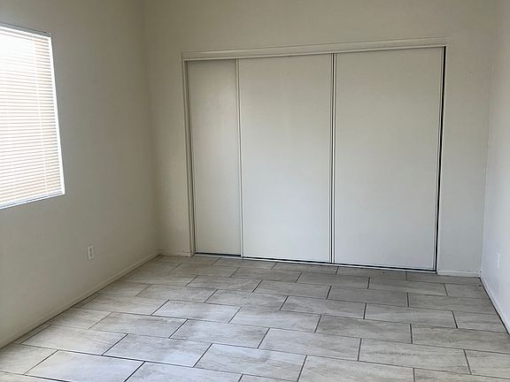 4th image of 14624 Graham Ave