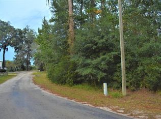 21 Lake Dr, Midway, GA 31320